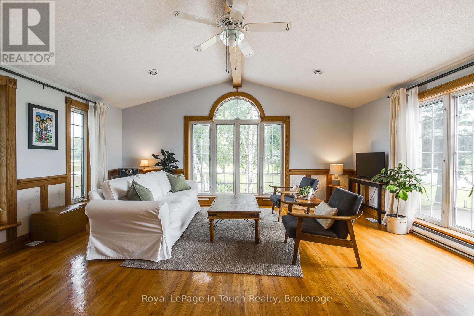 












113 CONCESSION 17 ROAD W

,
Tiny,




Ontario
L9M0P4

