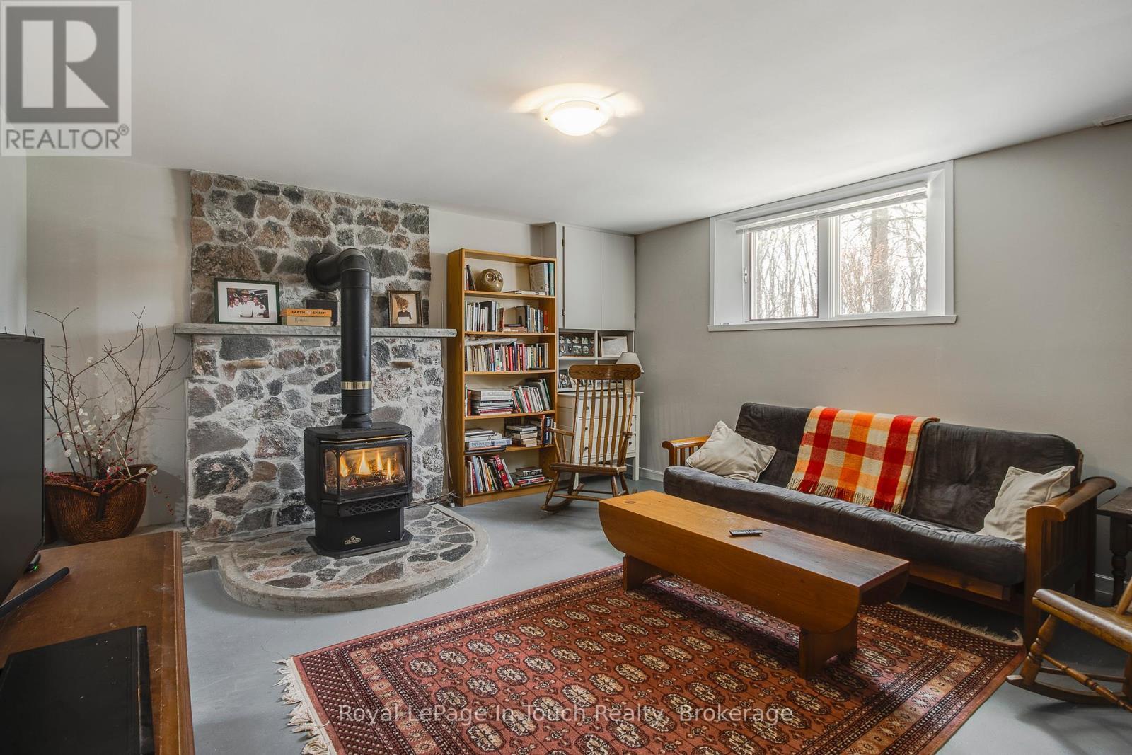 












119 SILVER BIRCH DRIVE

,
Tiny,




Ontario
L9M0M6


