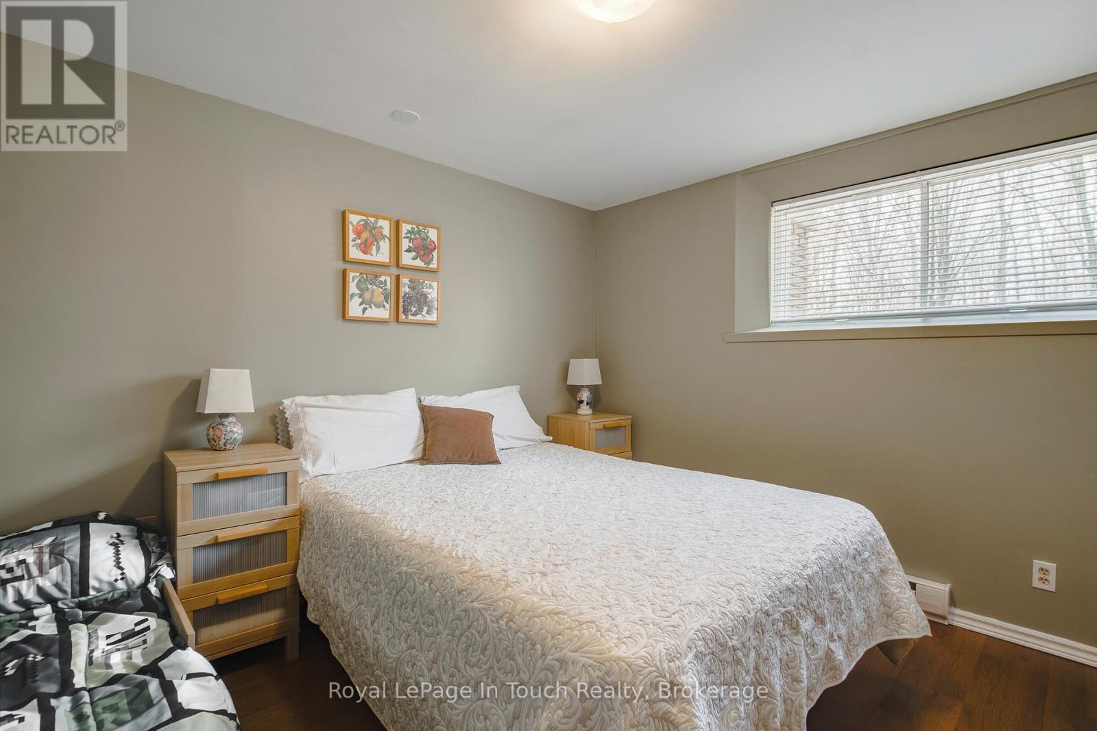 












119 SILVER BIRCH DRIVE

,
Tiny,




Ontario
L9M0M6

