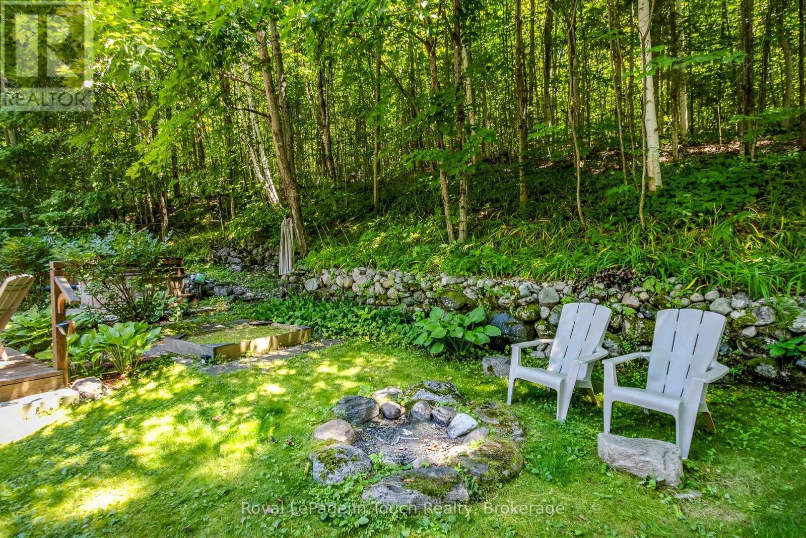 












119 SILVER BIRCH DRIVE

,
Tiny,




Ontario
L9M0M6

