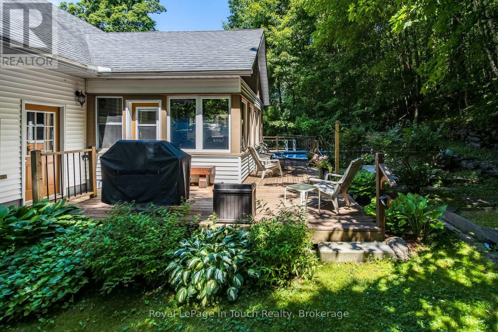 












119 SILVER BIRCH DRIVE

,
Tiny,




Ontario
L9M0M6

