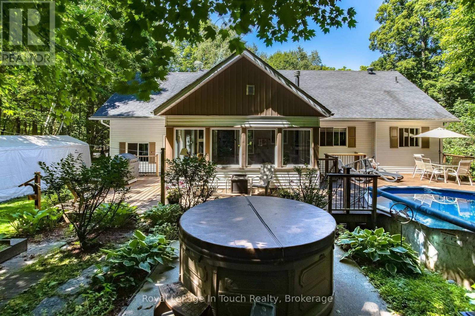 












119 SILVER BIRCH DRIVE

,
Tiny,




Ontario
L9M0M6

