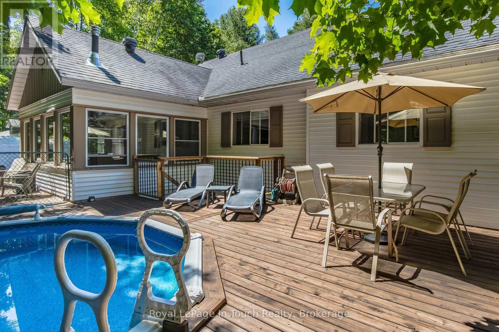 












119 SILVER BIRCH DRIVE

,
Tiny,




Ontario
L9M0M6

