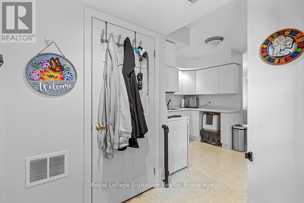 












106 - 1550 12TH AVENUE E

,
Owen Sound,




Ontario
N4K6Z3

