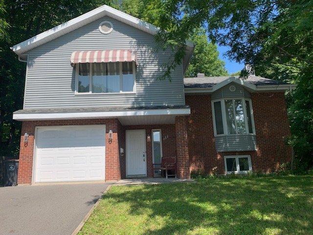 









253


Rue des Pervenches

,
Lévis (Les Chutes-de-la-Chaudière-Ouest),




QC
G7A3M4

