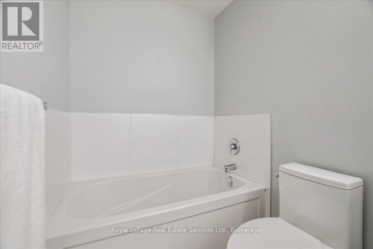 












405 - 5188 LAKESHORE ROAD

,
Burlington (Appleby),




Ontario
L7L6P4

