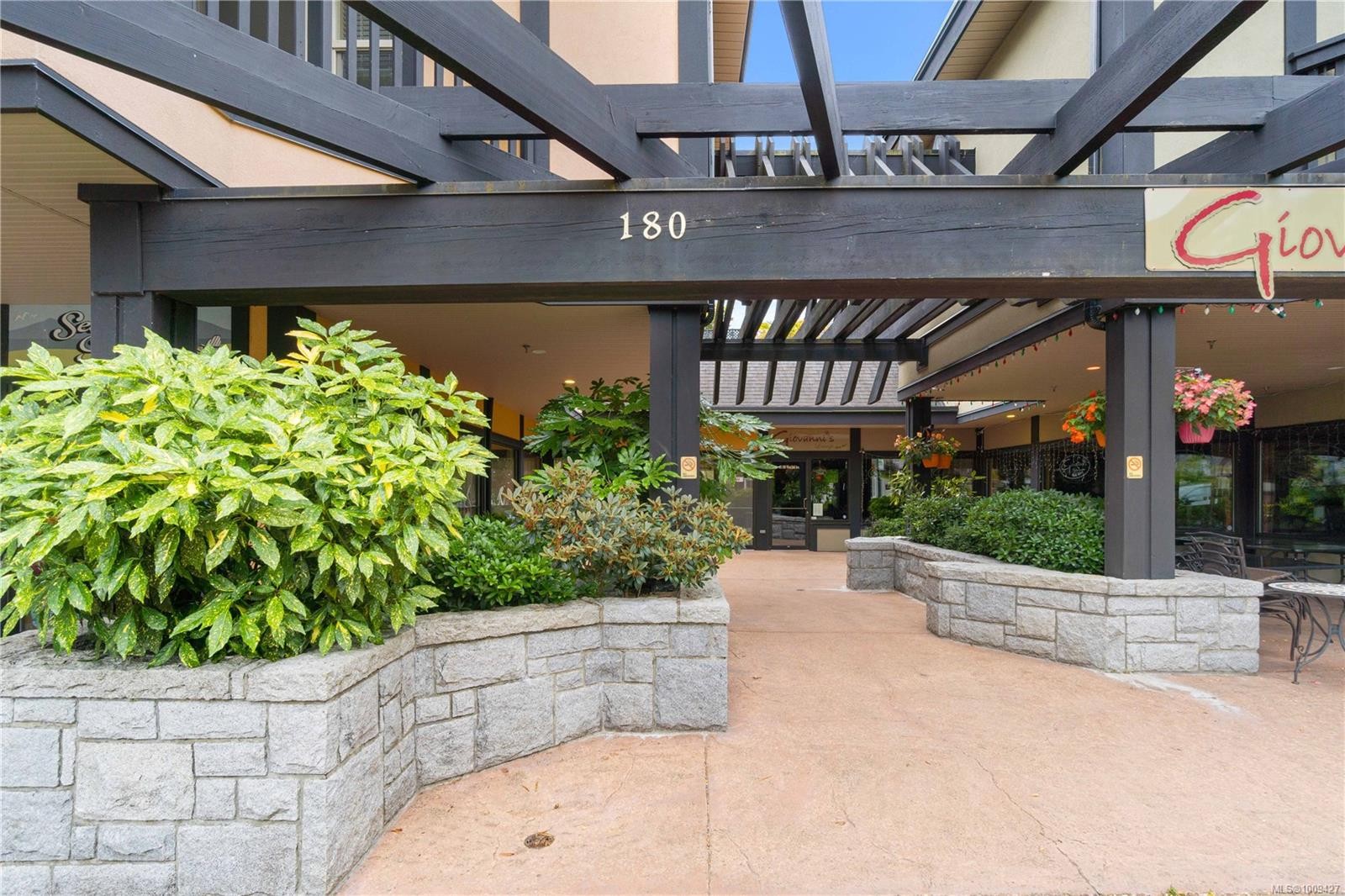 









180


Second

Ave, 2,
Qualicum Beach,




BC
V9K 2T5


