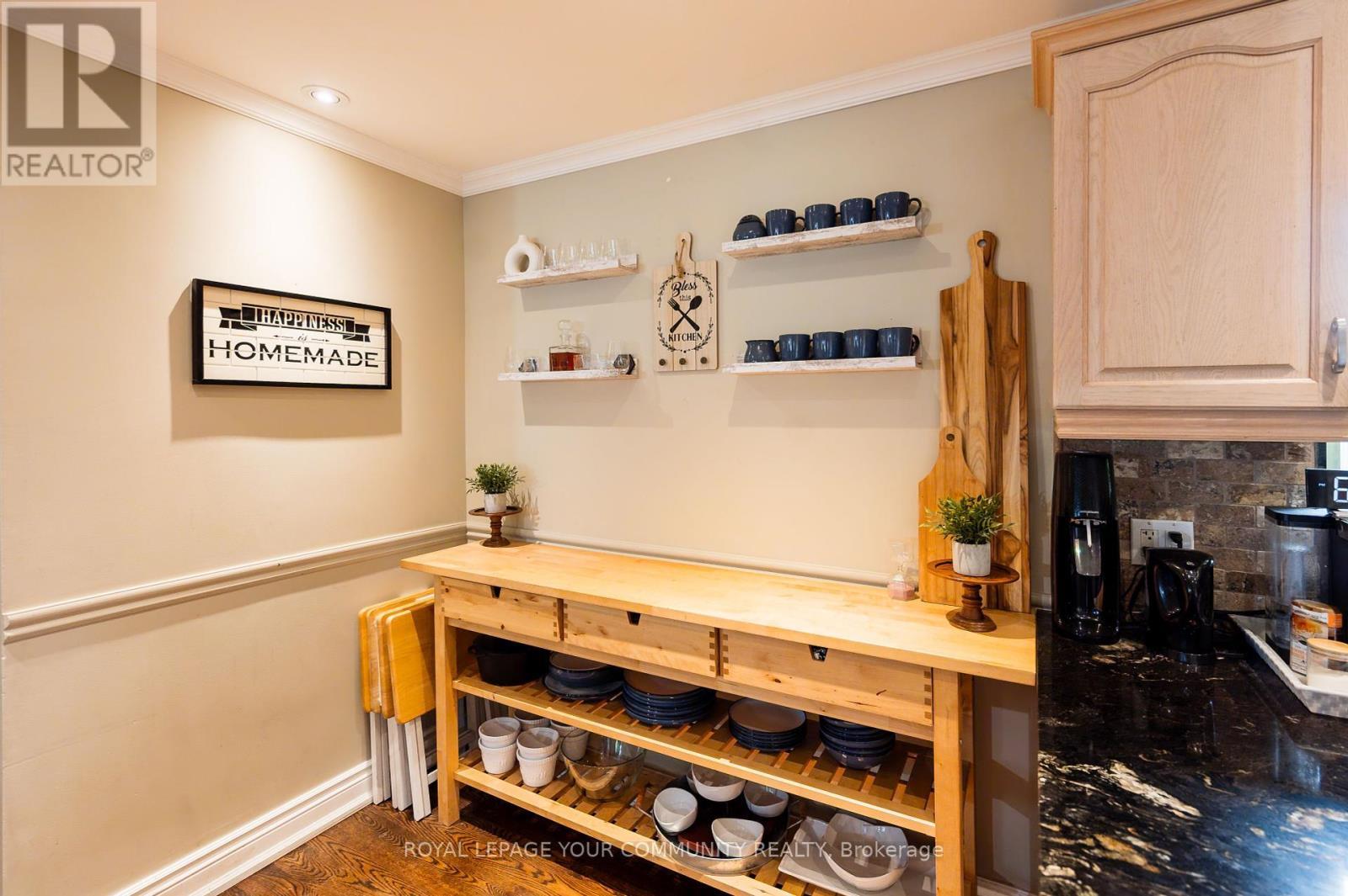 












122 BEAVER BEND CRESCENT

,
Toronto,




Ontario
M9B5S1

