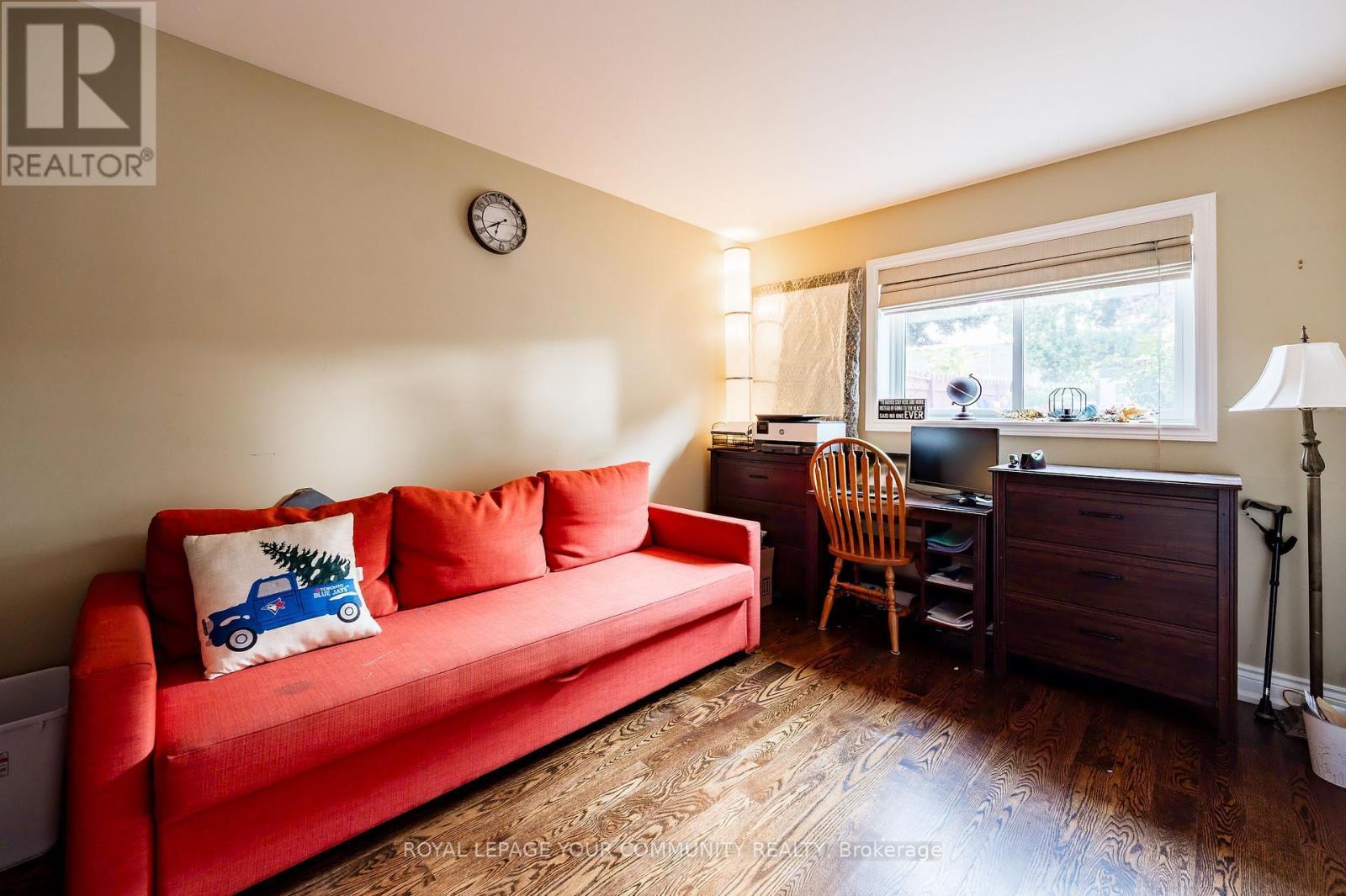 












122 BEAVER BEND CRESCENT

,
Toronto,




Ontario
M9B5S1

