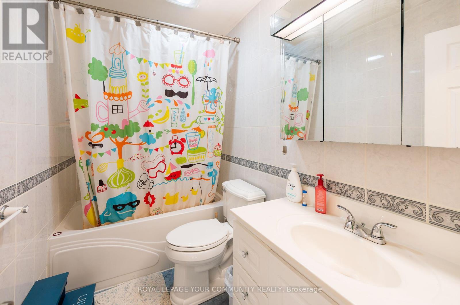 












122 BEAVER BEND CRESCENT

,
Toronto,




Ontario
M9B5S1

