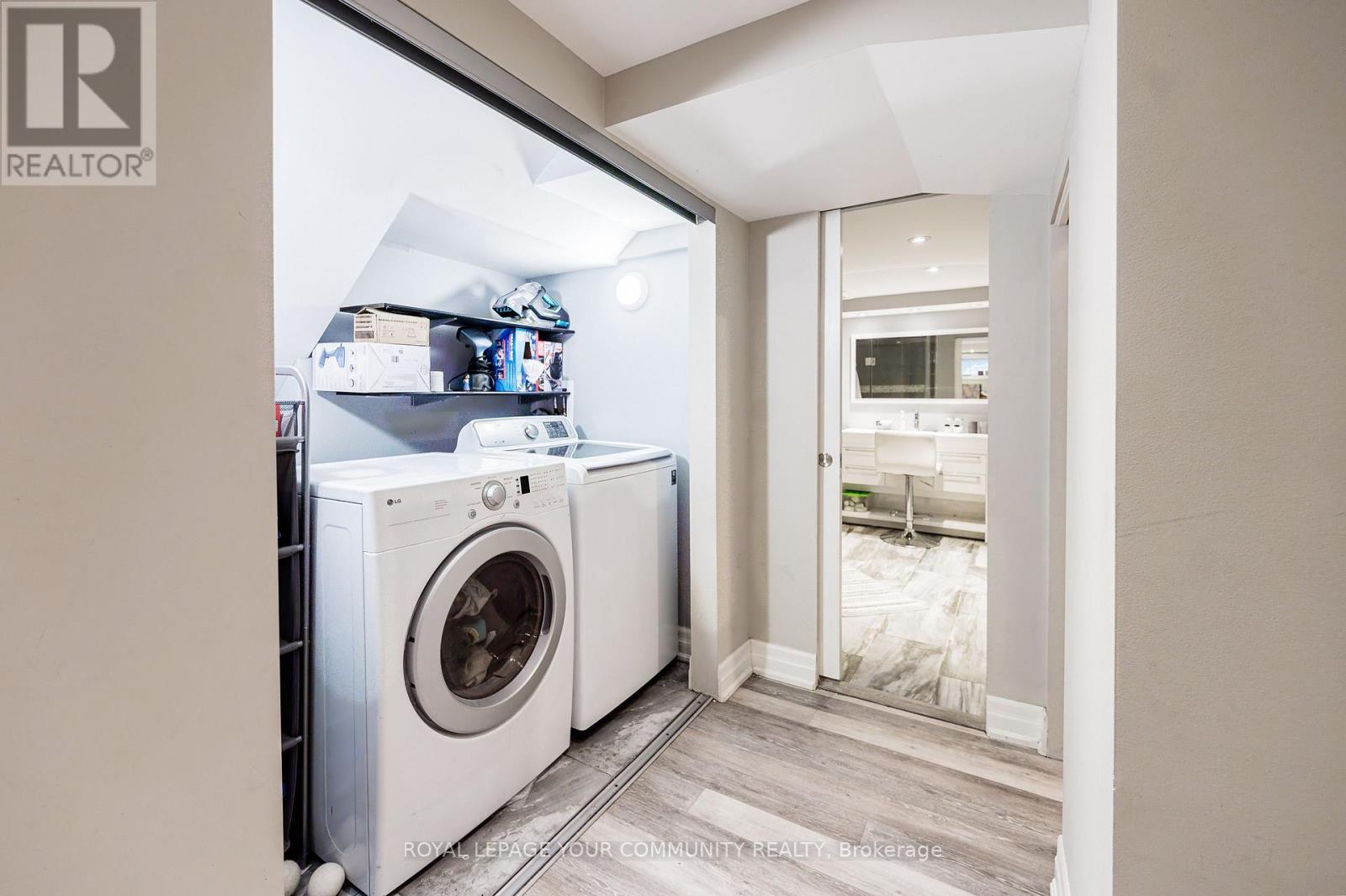 












122 BEAVER BEND CRESCENT

,
Toronto,




Ontario
M9B5S1

