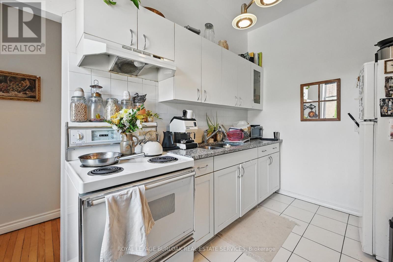 












55 BARTON STREET W

,
Hamilton,




Ontario
L8L1A3

