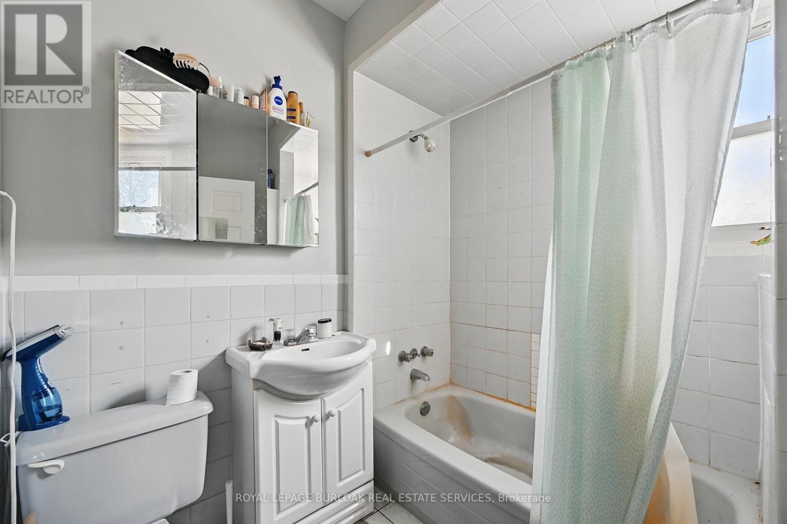 












55 BARTON STREET W

,
Hamilton,




Ontario
L8L1A3

