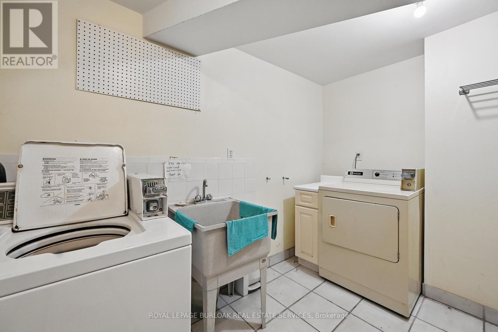 












55 BARTON STREET W

,
Hamilton,




Ontario
L8L1A3

