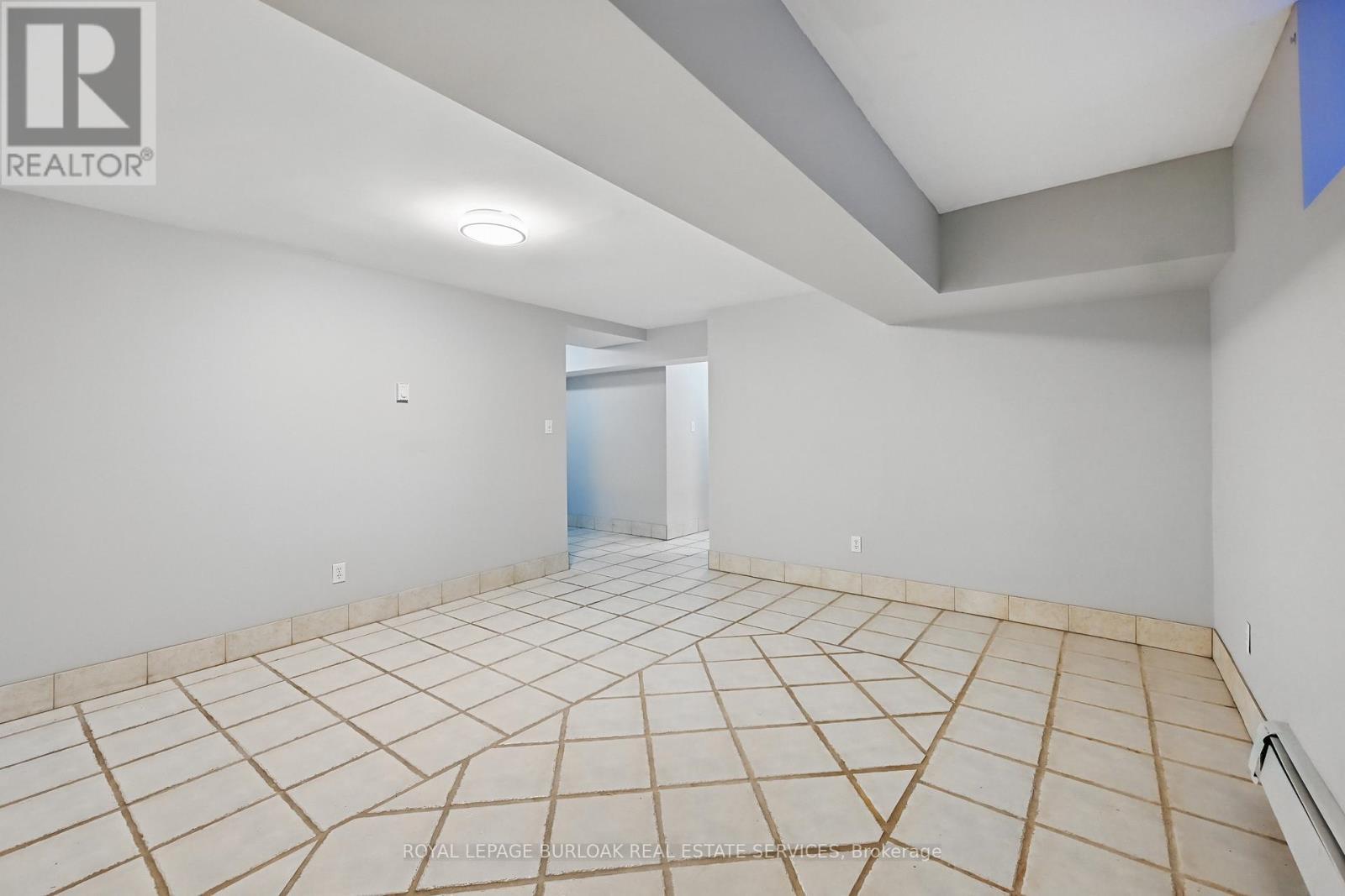 












55 BARTON STREET W

,
Hamilton,




Ontario
L8L1A3

