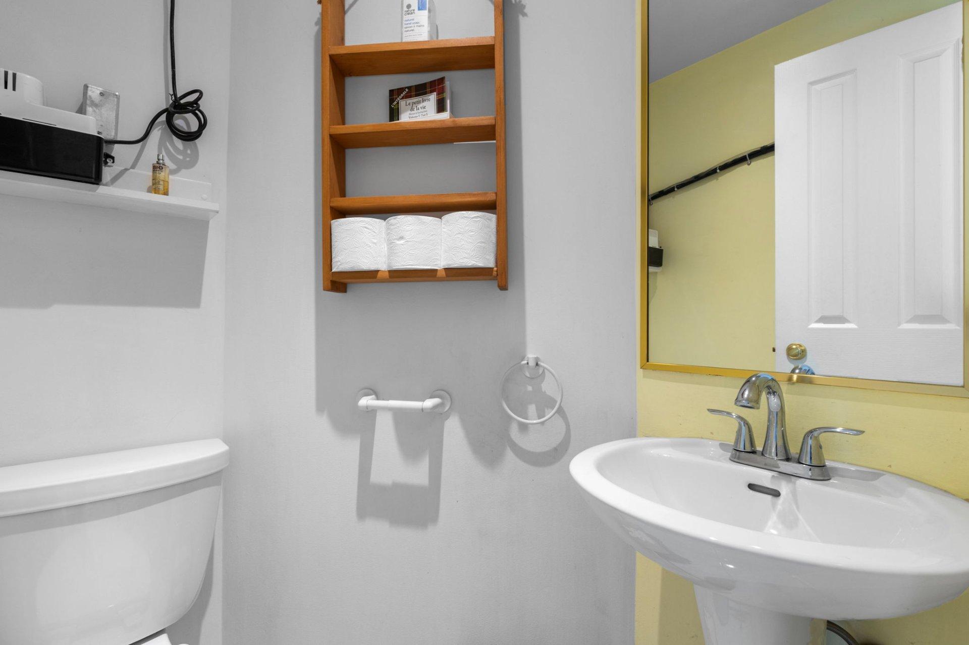 









83


Rue de la Poudrière

,
Montréal (Verdun/Île-des-Soeurs),




QC
H4G3M2

