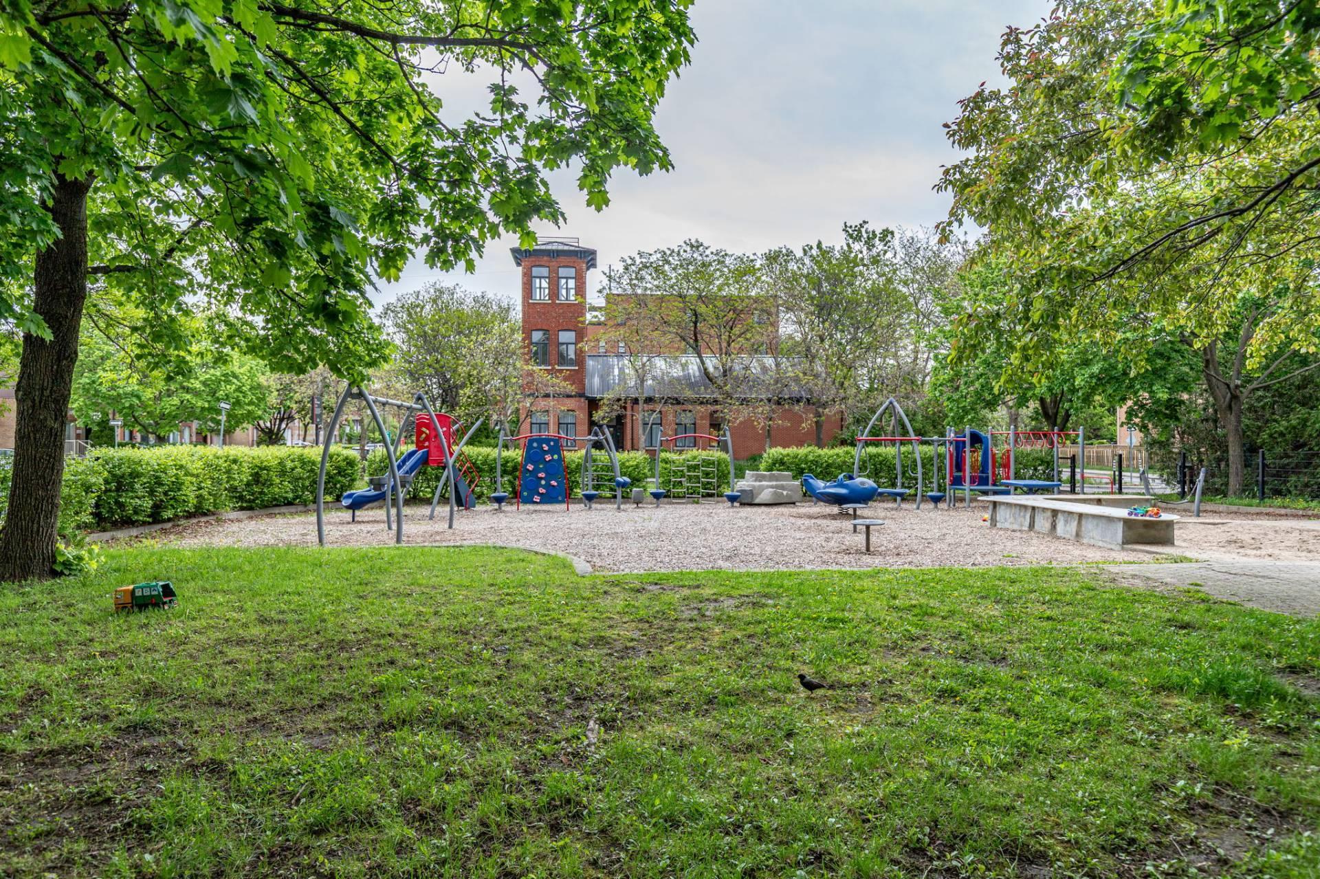 









83


Rue de la Poudrière

,
Montréal (Verdun/Île-des-Soeurs),




QC
H4G3M2

