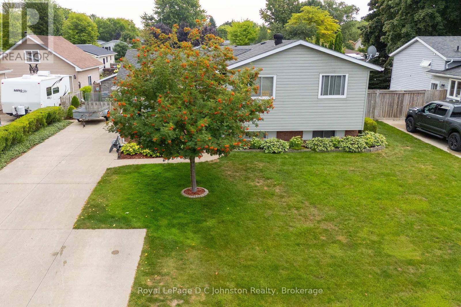 












477 WALES DRIVE

,
Saugeen Shores,




Ontario
N0H2C1

