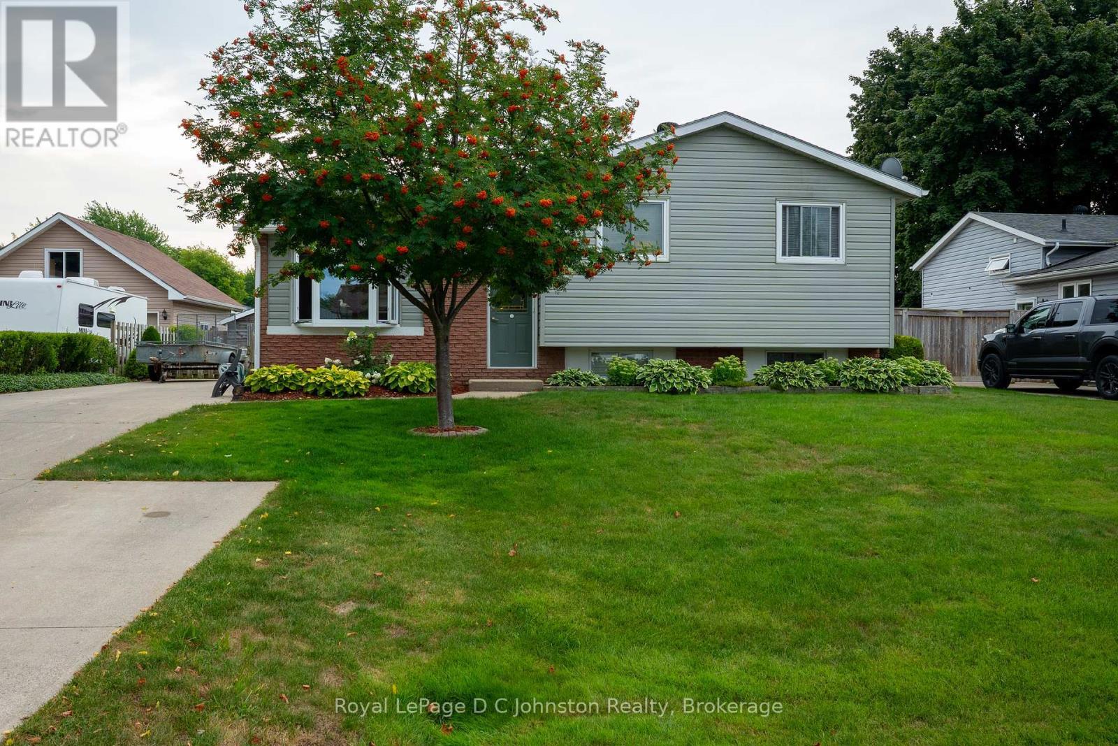 












477 WALES DRIVE

,
Saugeen Shores,




Ontario
N0H2C1

