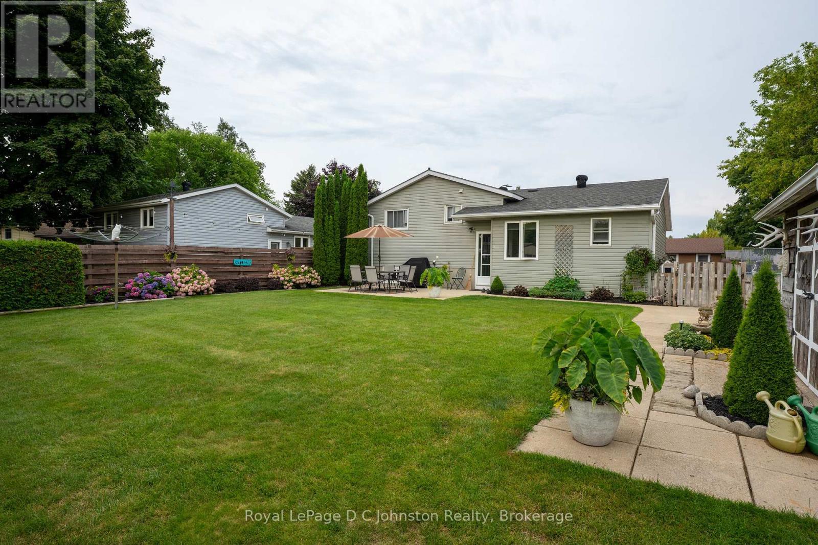 












477 WALES DRIVE

,
Saugeen Shores,




Ontario
N0H2C1

