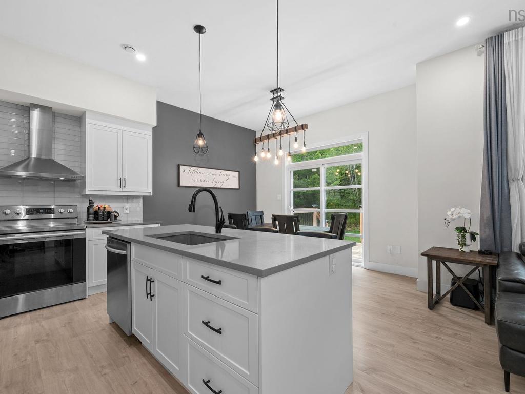 












41 McCabe Lake Drive

,
Middle Sackville,




NS
B4E 0M9

