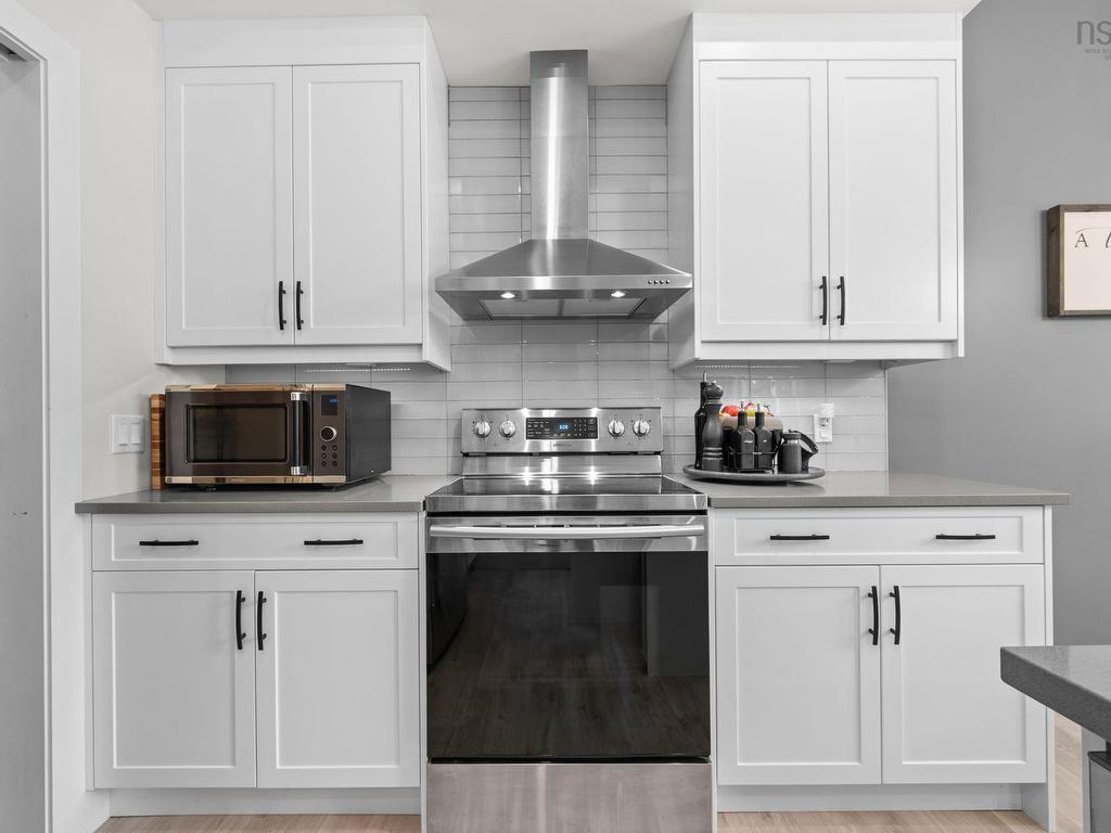 












41 McCabe Lake Drive

,
Middle Sackville,




NS
B4E 0M9

