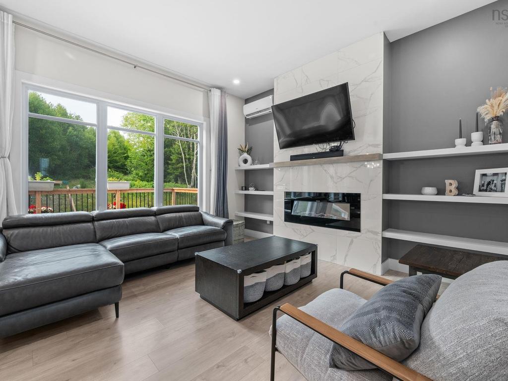 












41 McCabe Lake Drive

,
Middle Sackville,




NS
B4E 0M9

