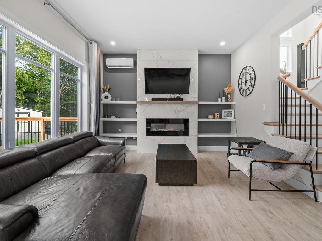 












41 McCabe Lake Drive

,
Middle Sackville,




NS
B4E 0M9

