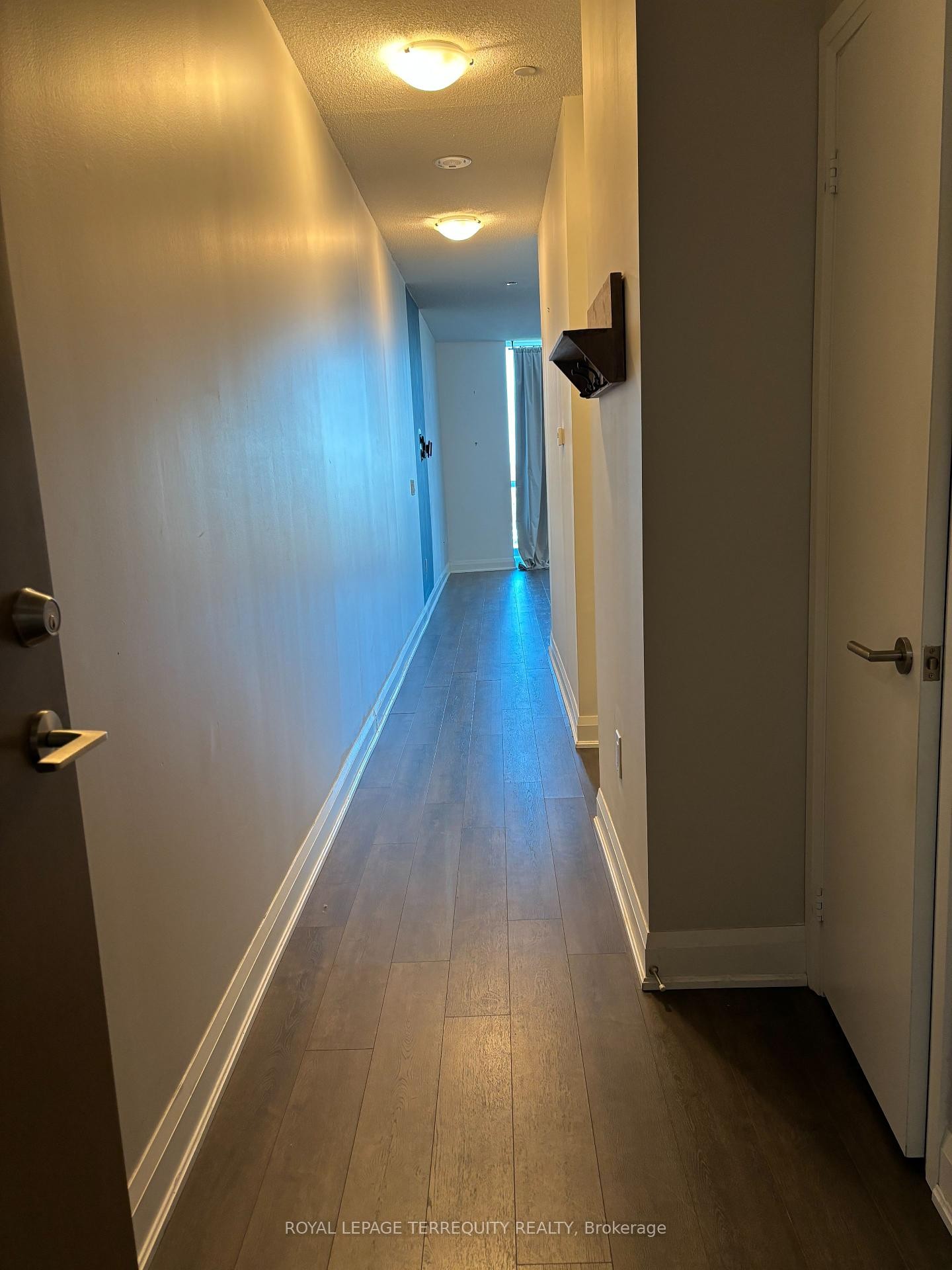 









160


Vanderhoof

Avenue, PH17,
Toronto,




ON
M4G 0B7

