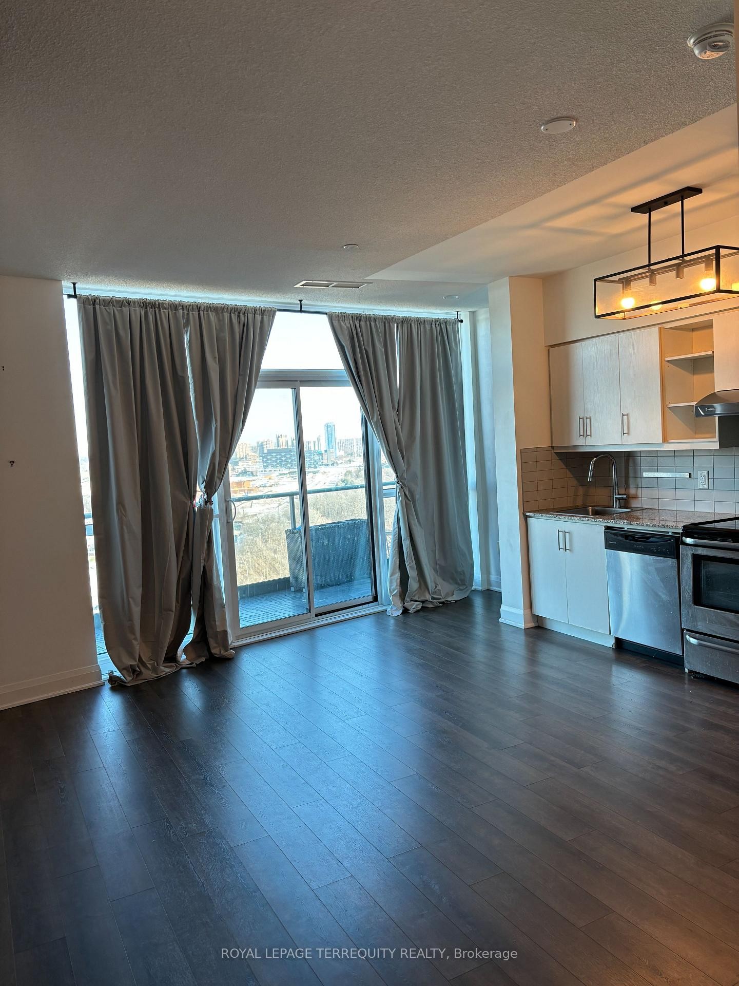 









160


Vanderhoof

Avenue, PH17,
Toronto,




ON
M4G 0B7

