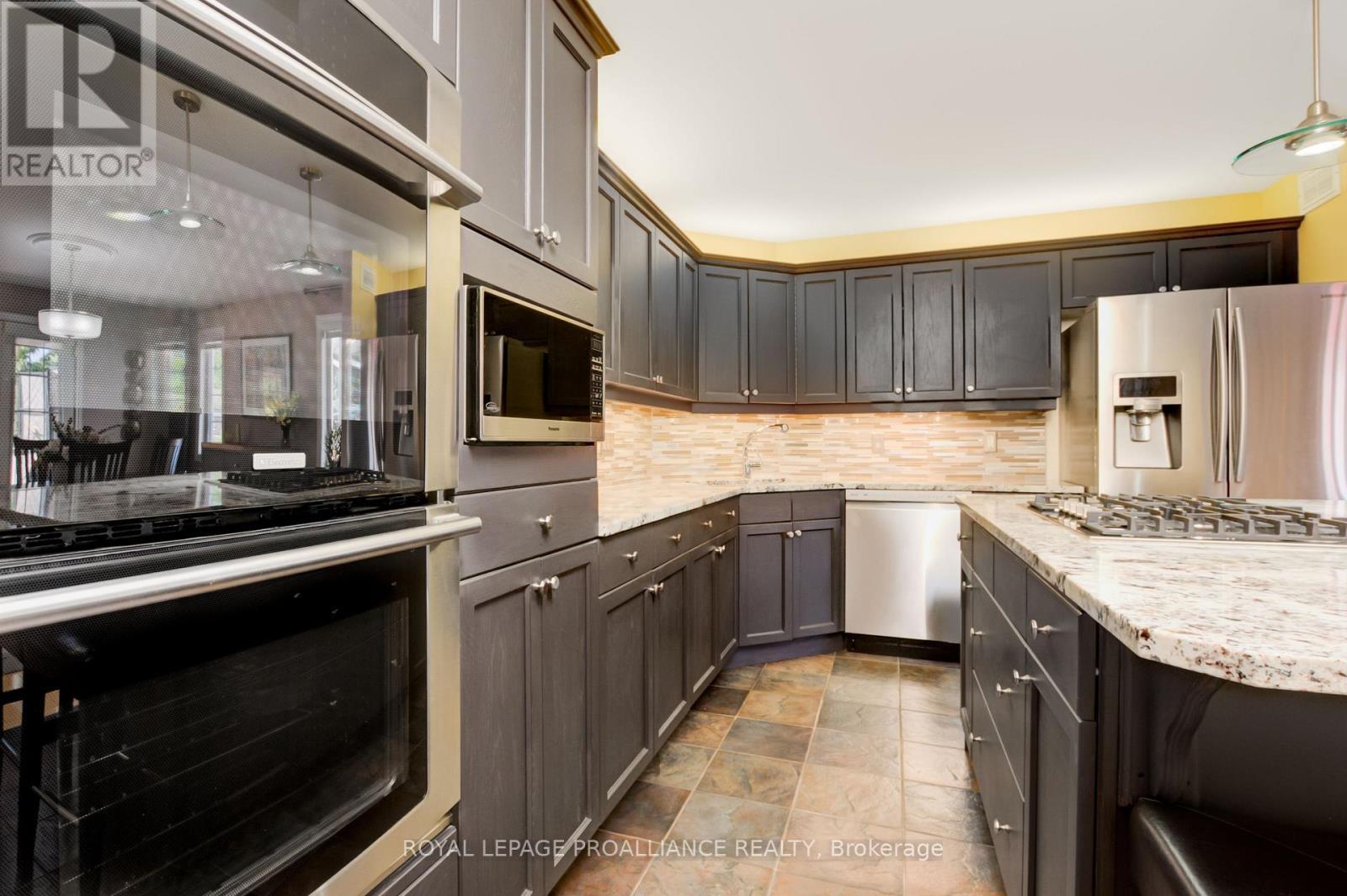 












27 SANDPIPER WAY

,
Brighton,




Ontario
K0K1H0

