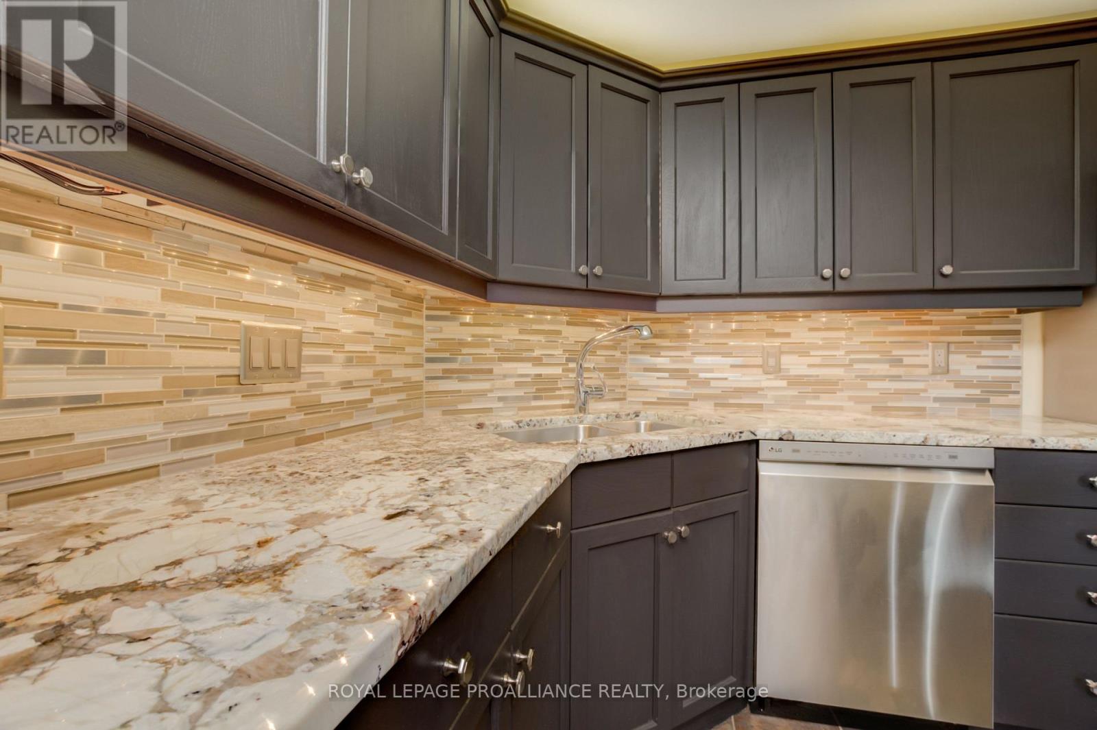 












27 SANDPIPER WAY

,
Brighton,




Ontario
K0K1H0

