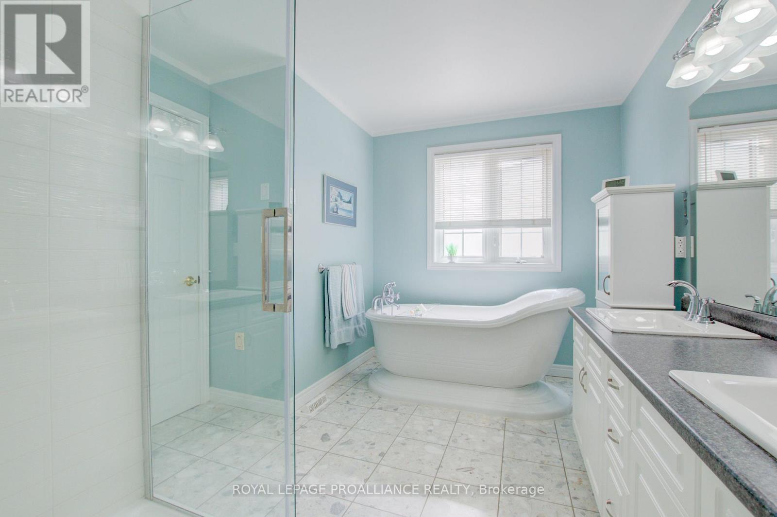 












27 SANDPIPER WAY

,
Brighton,




Ontario
K0K1H0

