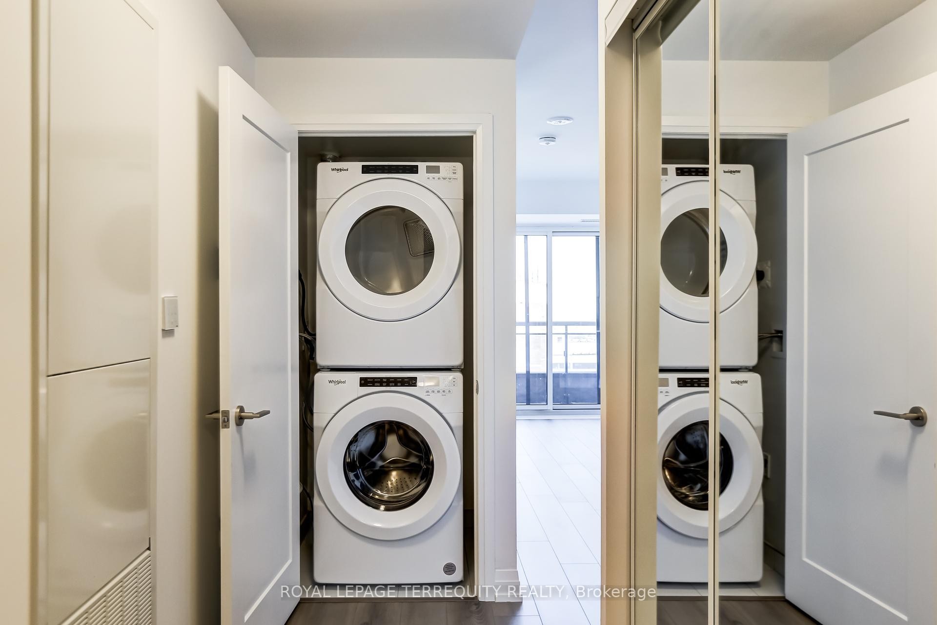 









286


Main

Street, 2606,
Toronto,




ON
M4C 0B3

