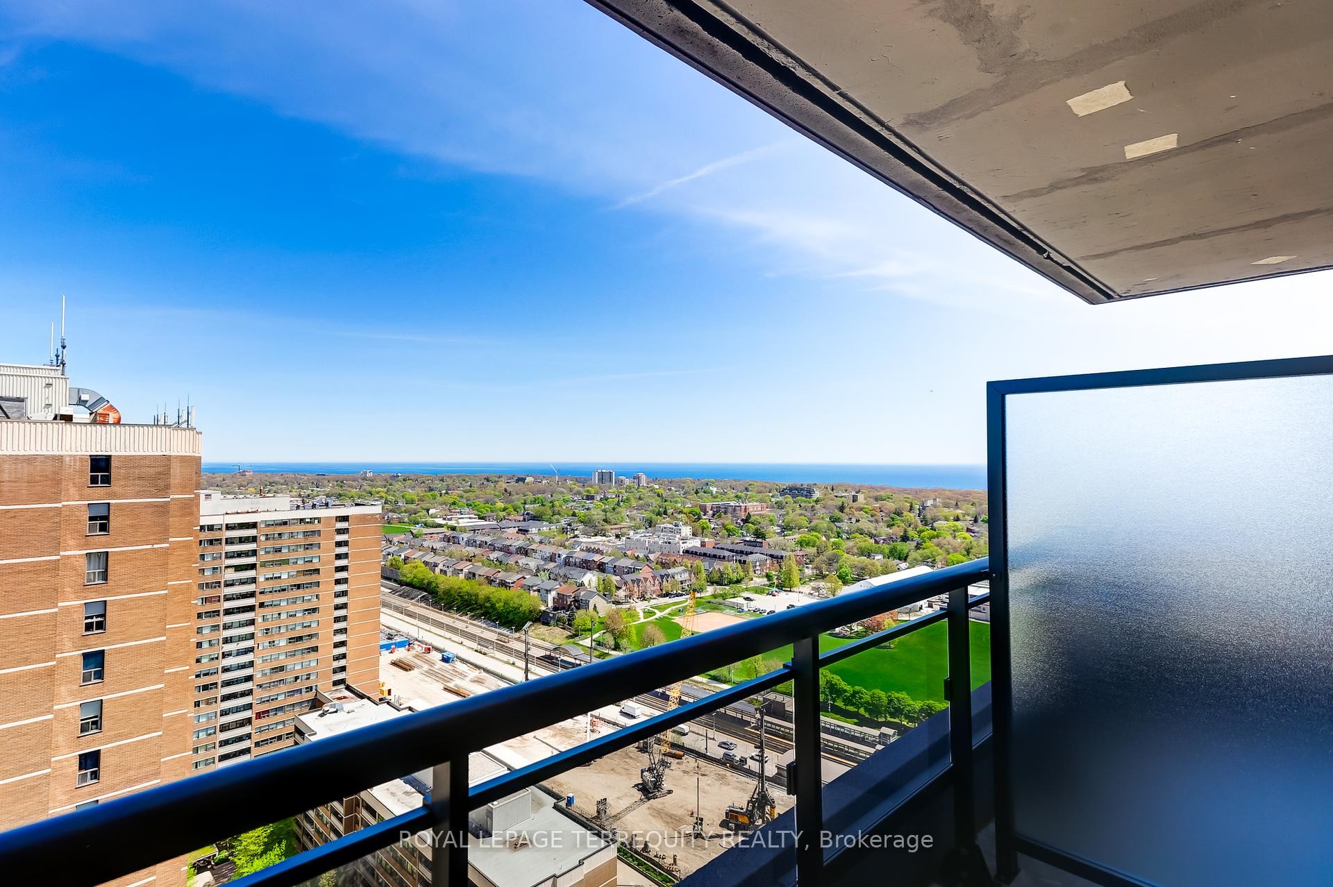 









286


Main

Street, 2606,
Toronto,




ON
M4C 0B3

