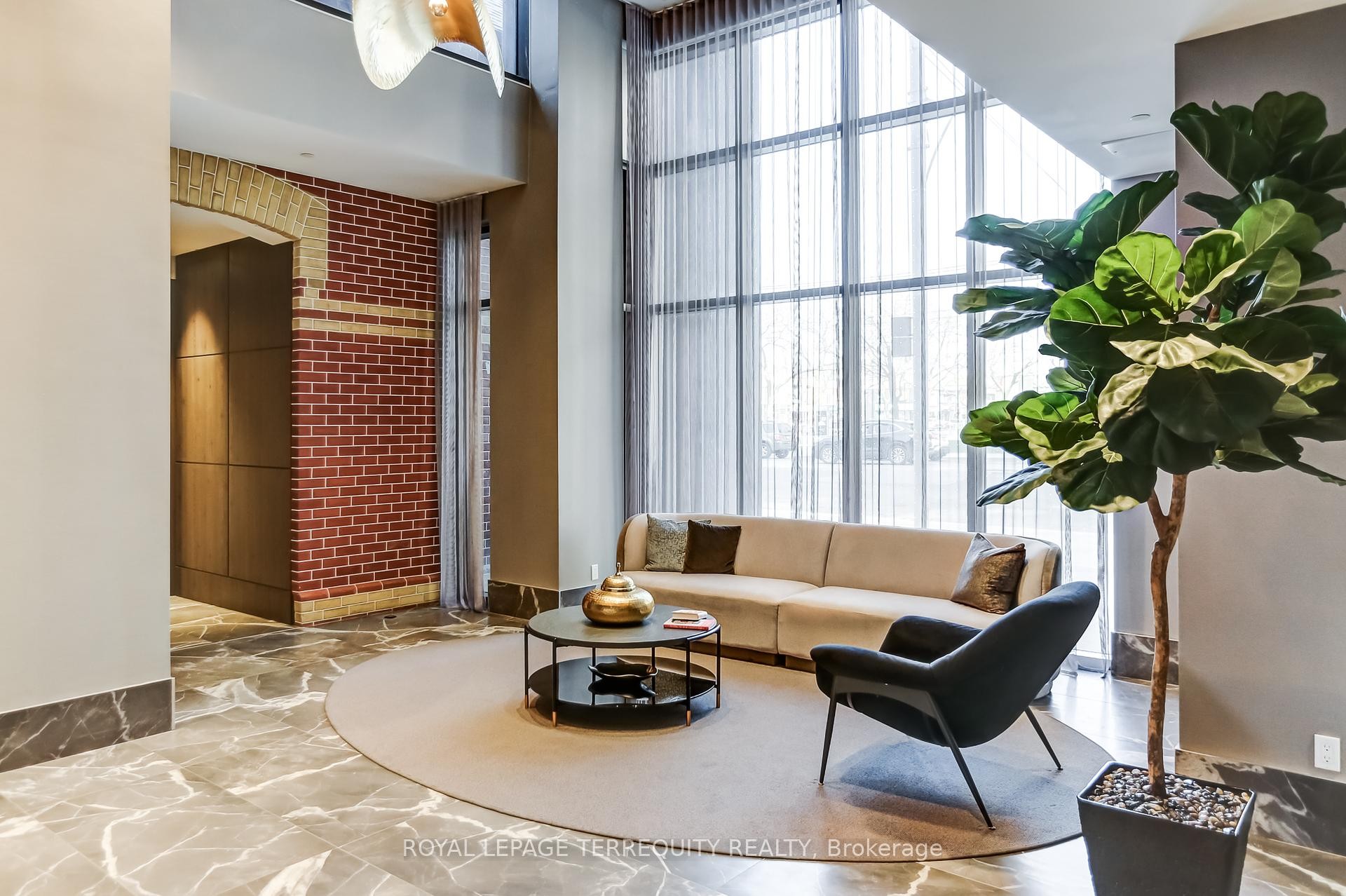 









286


Main

Street, 2606,
Toronto,




ON
M4C 0B3

