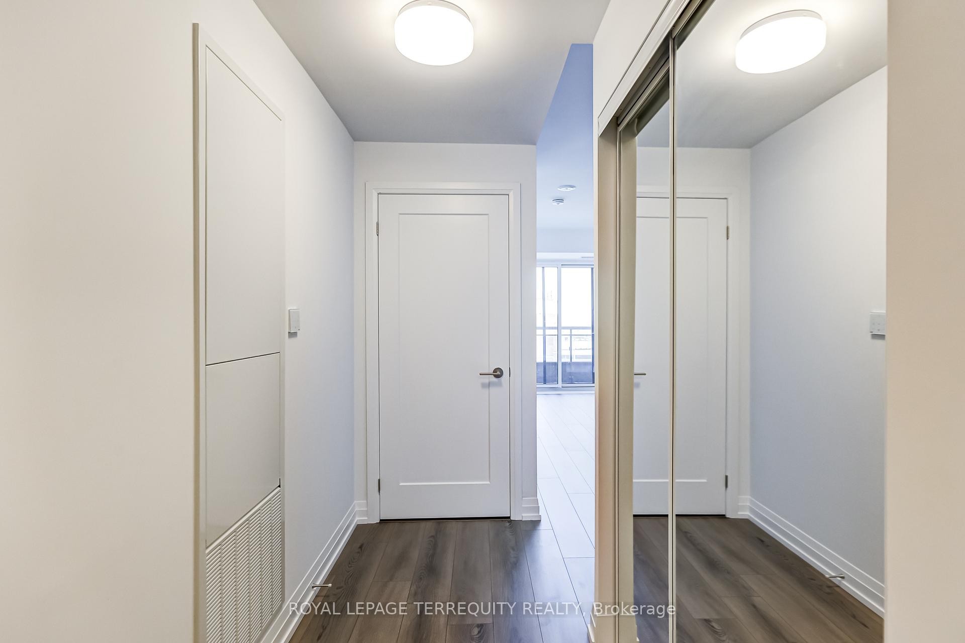 









286


Main

Street, 2606,
Toronto,




ON
M4C 0B3

