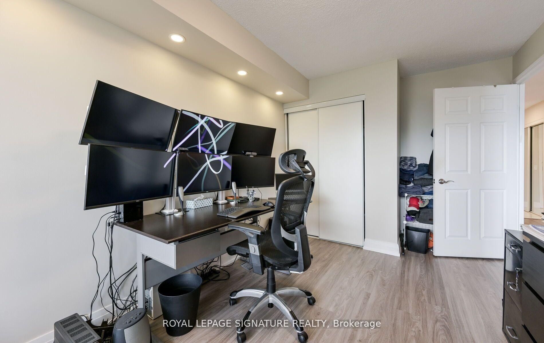 









25


Kingsbridge Garden

Circle, 1126,
Mississauga,




ON
L5R 4B1

