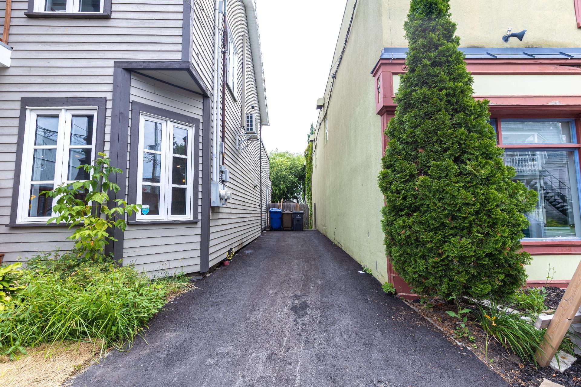 









235

 - 237


Rue Ste-Marie

,
Terrebonne (Terrebonne),




QC
J6W3E4

