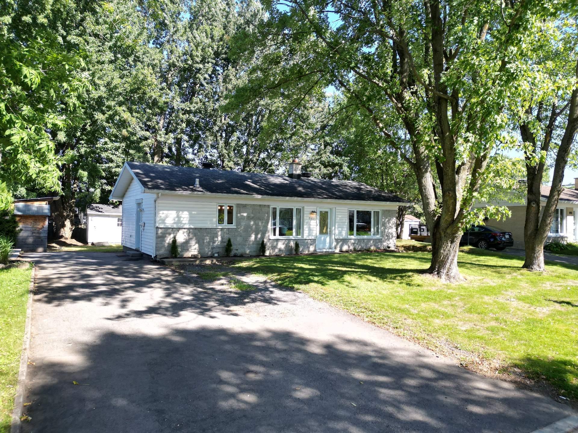 









1920


Rue Raymond-Lasnier

,
Québec (Les Rivières),




QC
G2A1W7

