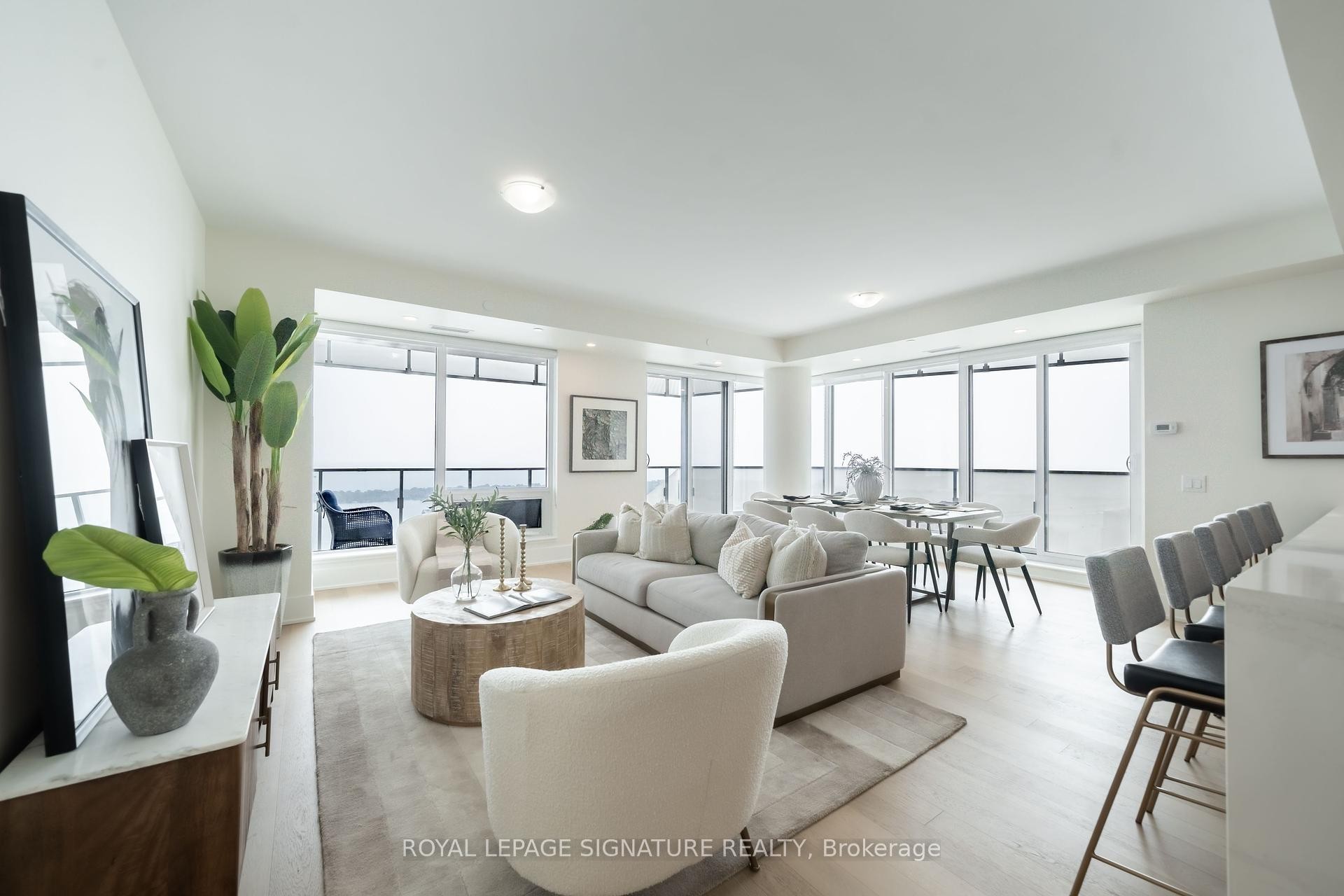 









28


Freeland

Street, 5402,
Toronto,




ON
M5E 1E3

