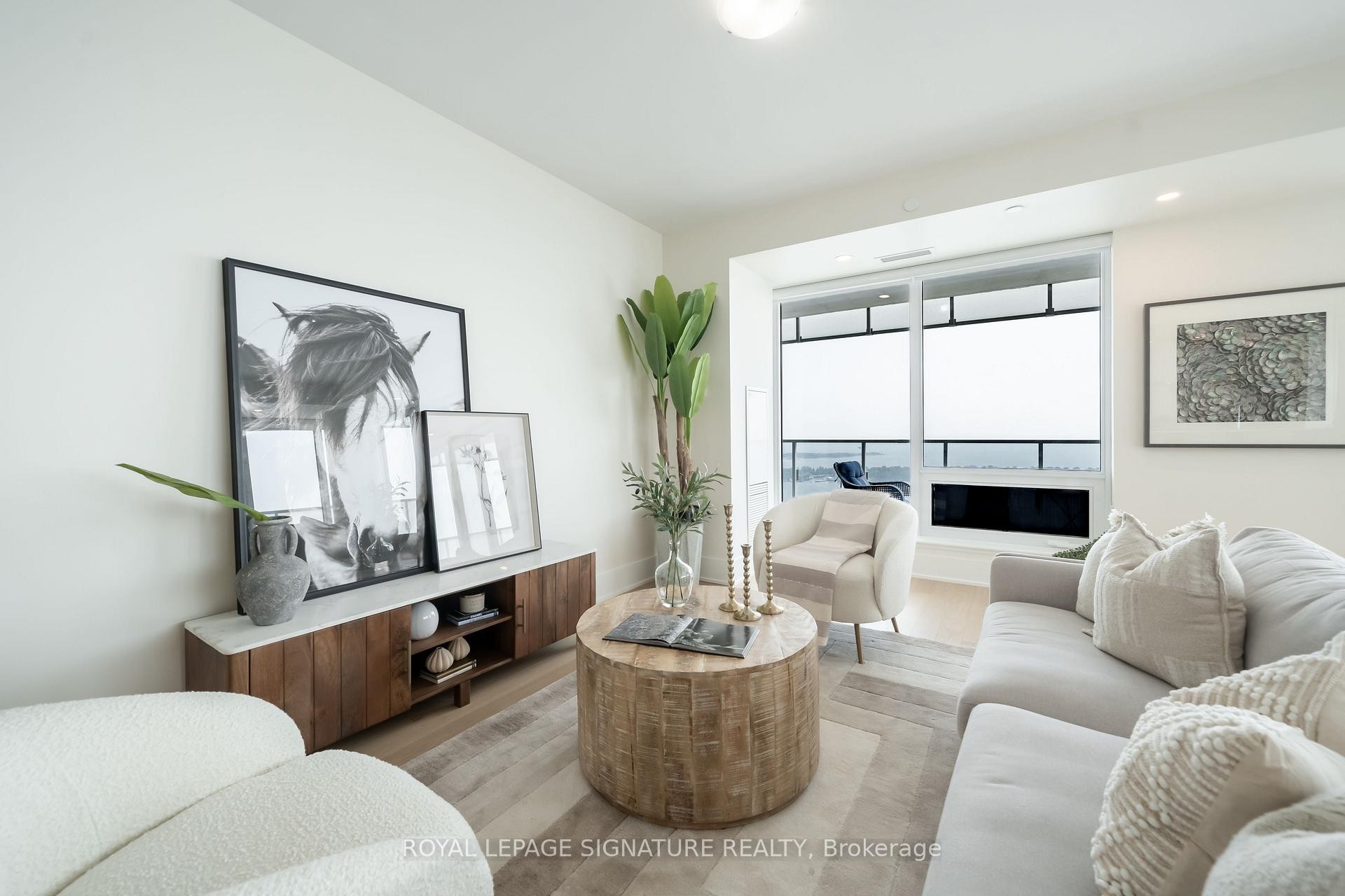 









28


Freeland

Street, 5402,
Toronto,




ON
M5E 1E3

