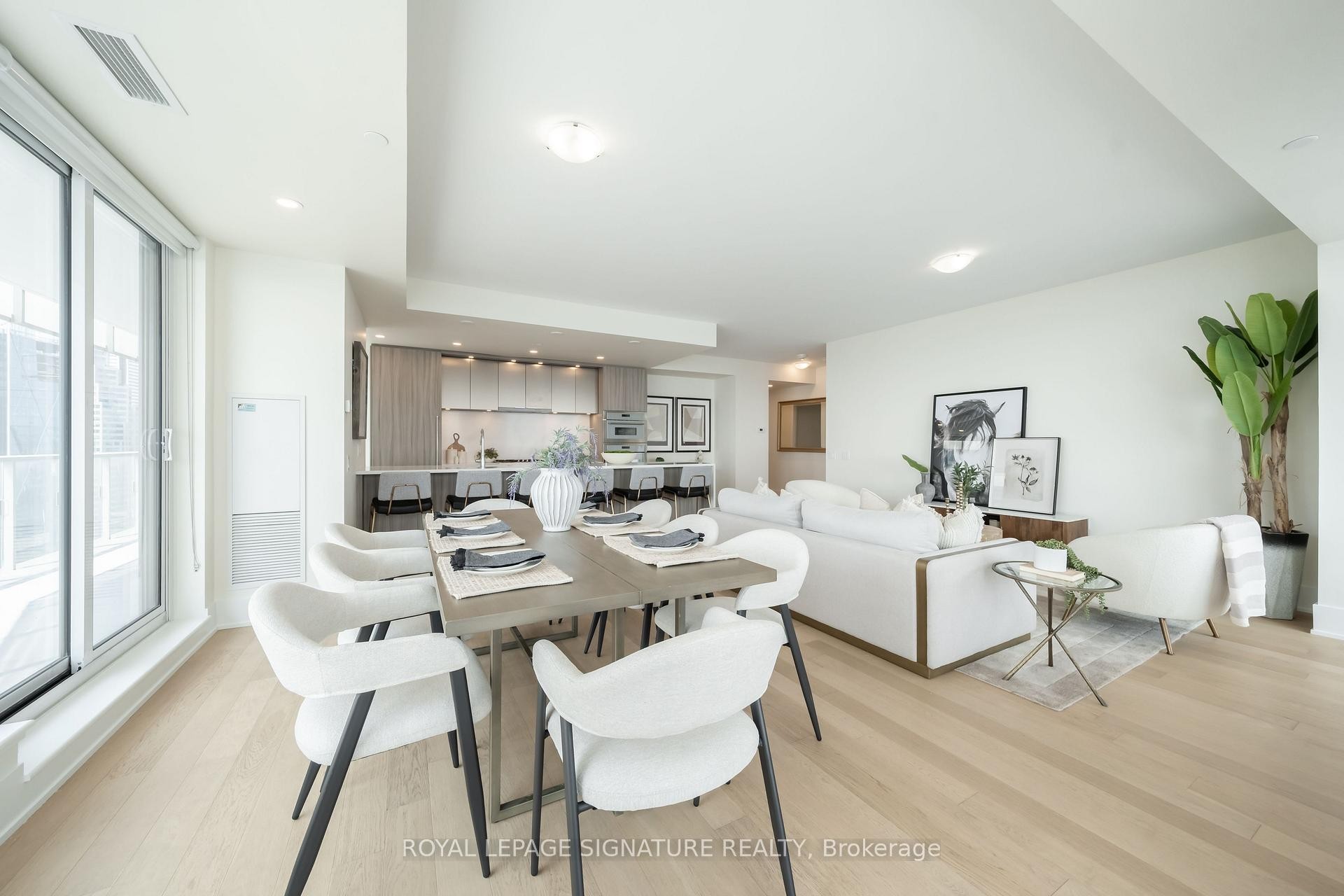 









28


Freeland

Street, 5402,
Toronto,




ON
M5E 1E3

