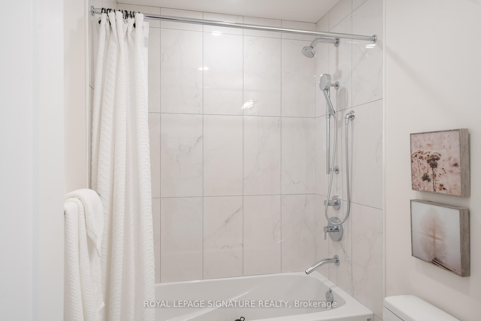 









28


Freeland

Street, 5402,
Toronto,




ON
M5E 1E3

