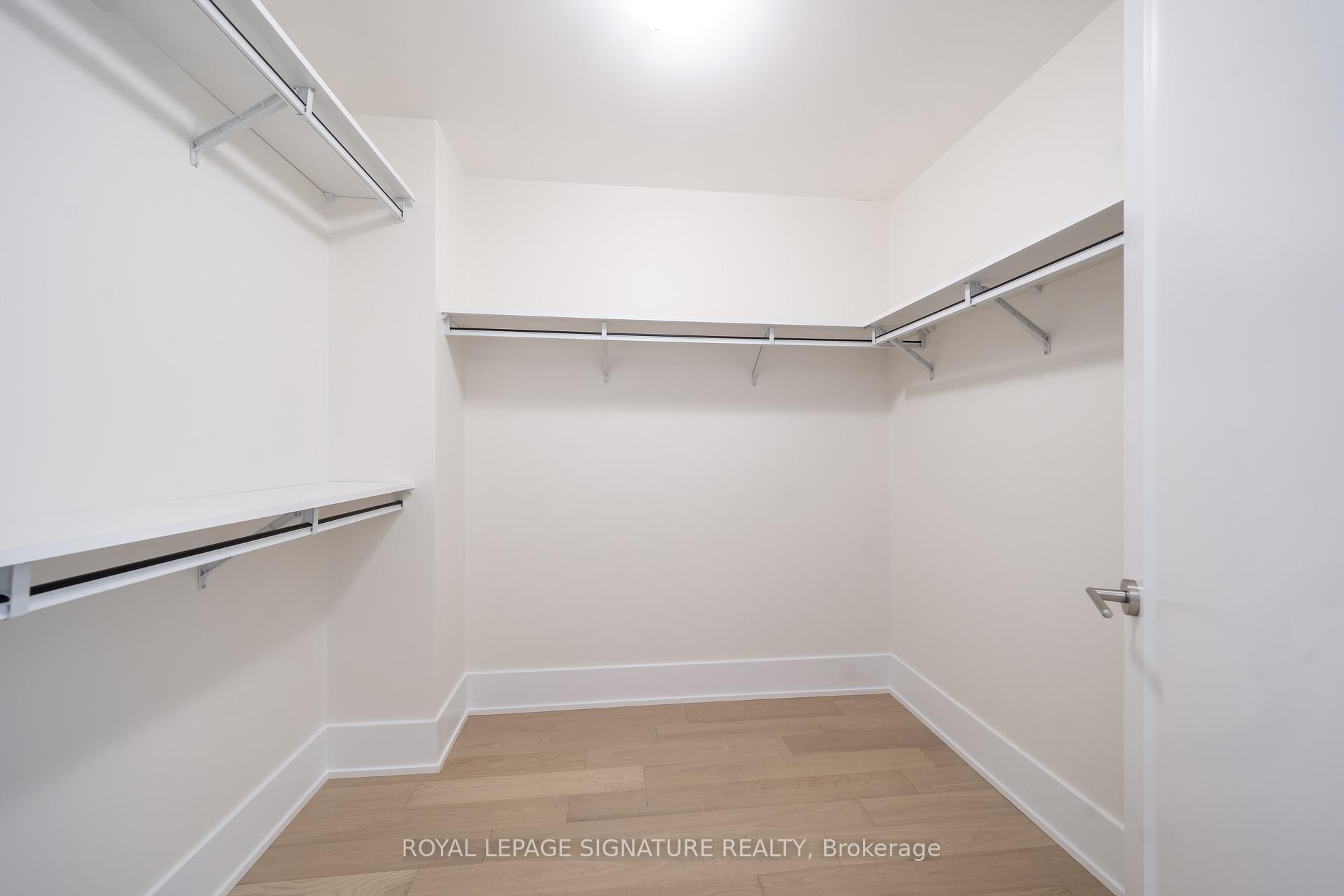 









28


Freeland

Street, 5402,
Toronto,




ON
M5E 1E3

