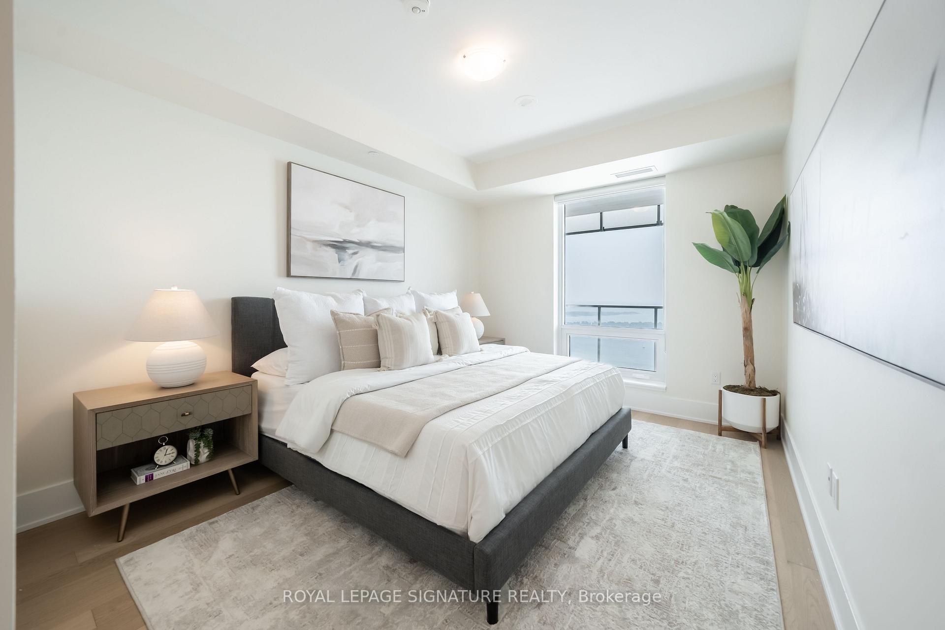 









28


Freeland

Street, 5402,
Toronto,




ON
M5E 1E3

