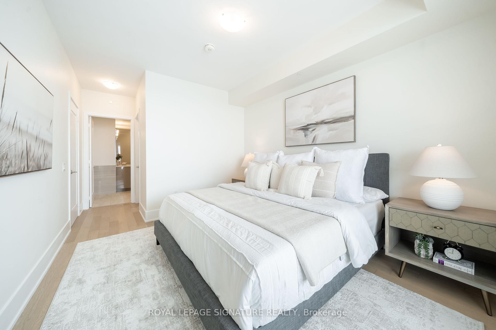 









28


Freeland

Street, 5402,
Toronto,




ON
M5E 1E3

