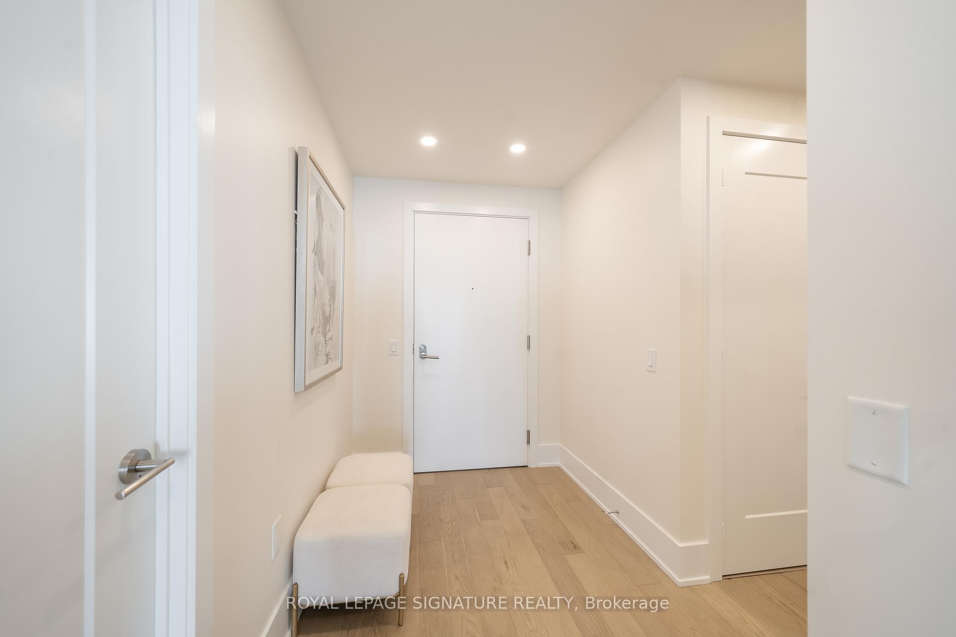 









28


Freeland

Street, 5402,
Toronto,




ON
M5E 1E3


