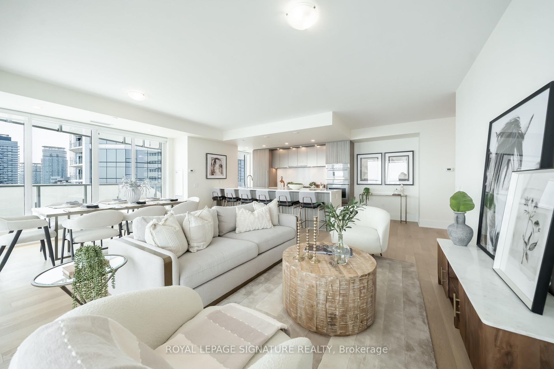 









28


Freeland

Street, 5402,
Toronto,




ON
M5E 1E3

