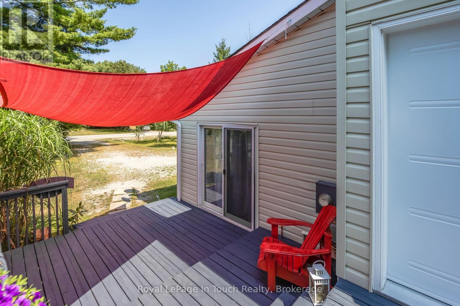 












9 DAVIS DRIVE

,
Tay (Victoria Harbour),




Ontario
L0K2A0

